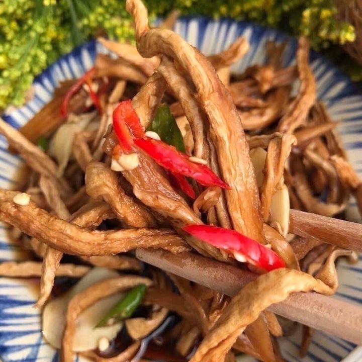 XÁ BẤU TRỘN NƯỚC TƯƠNG TỎI ỚT